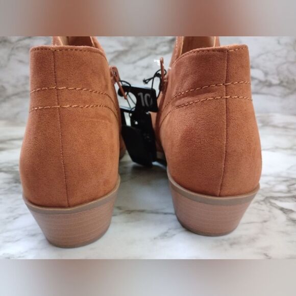 NWT Time and Tru Faux Suede Cognac Ankle Boots Size 10 - Picture 9 of 12